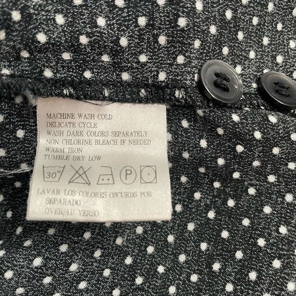 LIZ Claiborne Liz Sport Petite Women’s XS Black White Dot Button Down Blouse Top - Picture 6 of 7